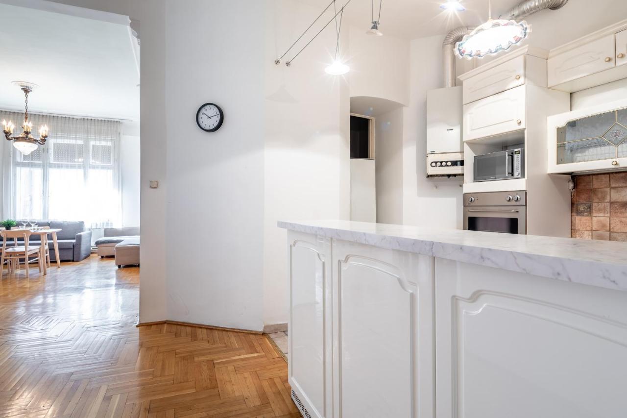 Huge Apartment In The City Center Budapest Exterior foto
