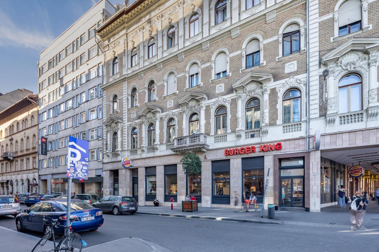 Huge Apartment In The City Center Budapest Exterior foto