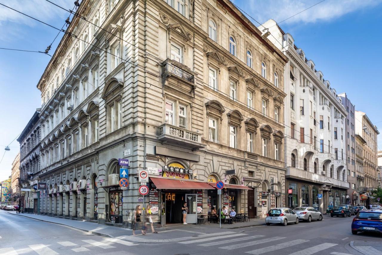 Huge Apartment In The City Center Budapest Exterior foto